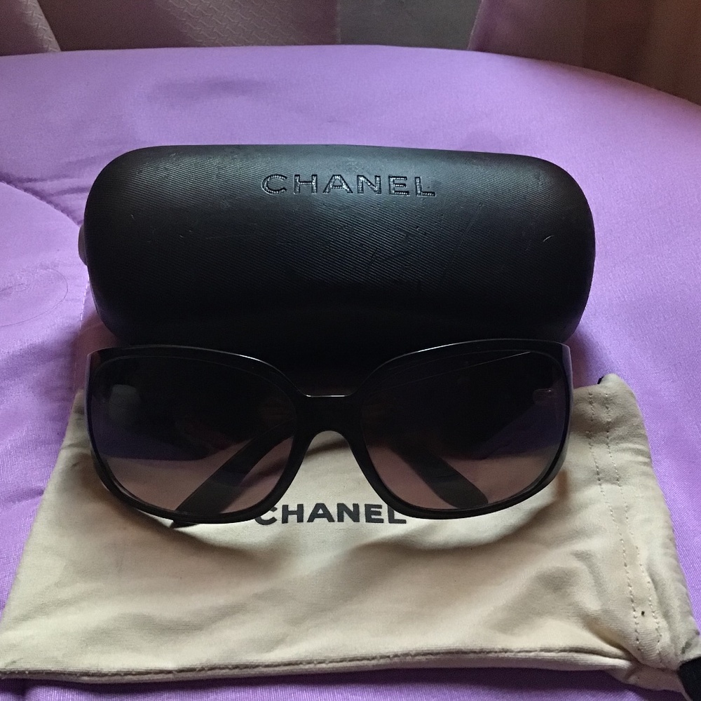 Chanel sunglasses 🕶